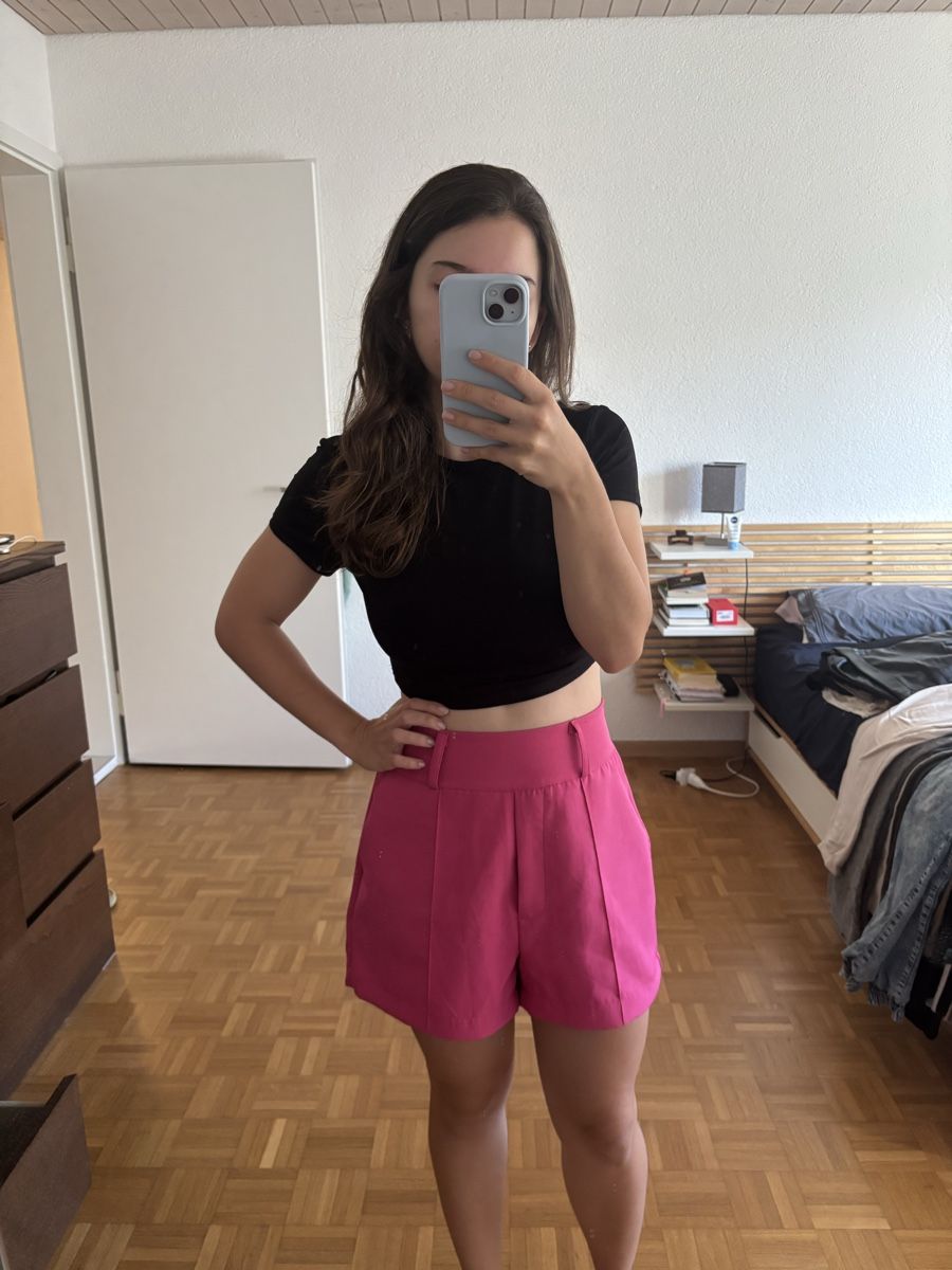 Lotti di vestiti: Damen Shorts pink – Usato da Bern venduto da car_6282 2