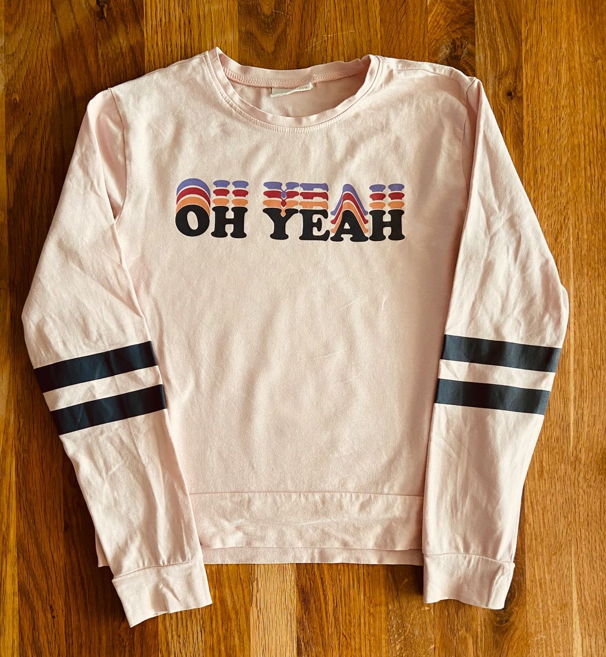 Pullover & Sweatshirts: Mädchen-Shirt OH YEAH, 152cm, Baumwolle/Elastan, Brief – Gebraucht aus Bassersdorf von jgo_9mfk