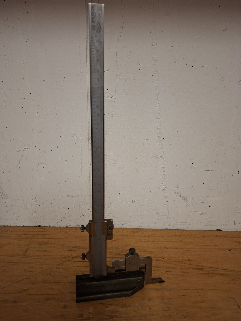 Tutti gli attrezzi: Höhenanreisser 300mm – Usato da Berg (Dägerlen) venduto da SCH.B. 1
