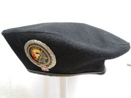 Schweizer Armee Béret in sehr schönem Zustand mit Emblem
