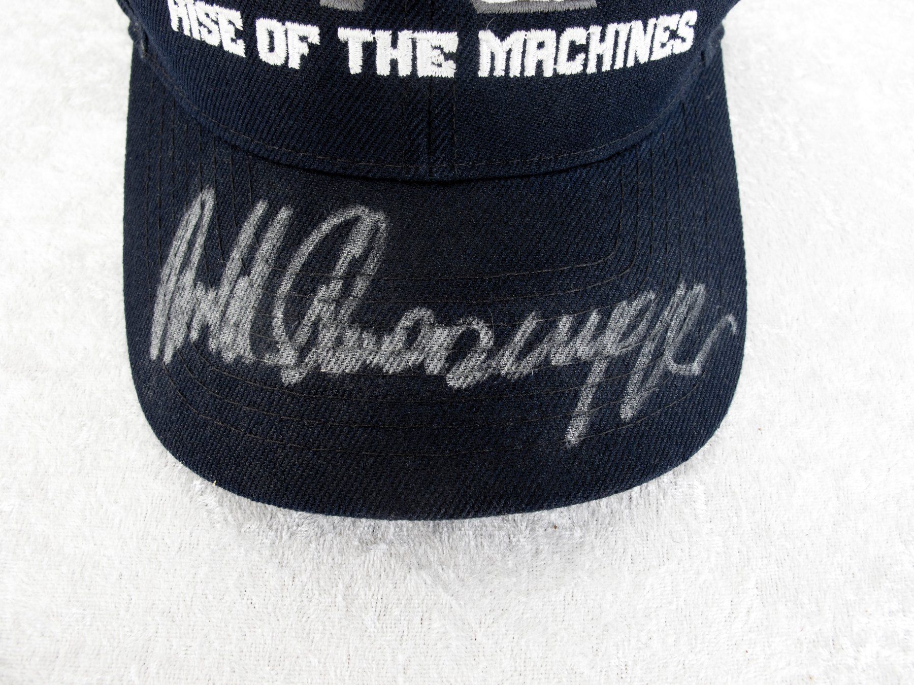 Autographes: ARNOLD SCHWARZENEGGER AUTOGRAMM Terminator 3 Machines Cap – D'occasion à Blauen par wosonst 1