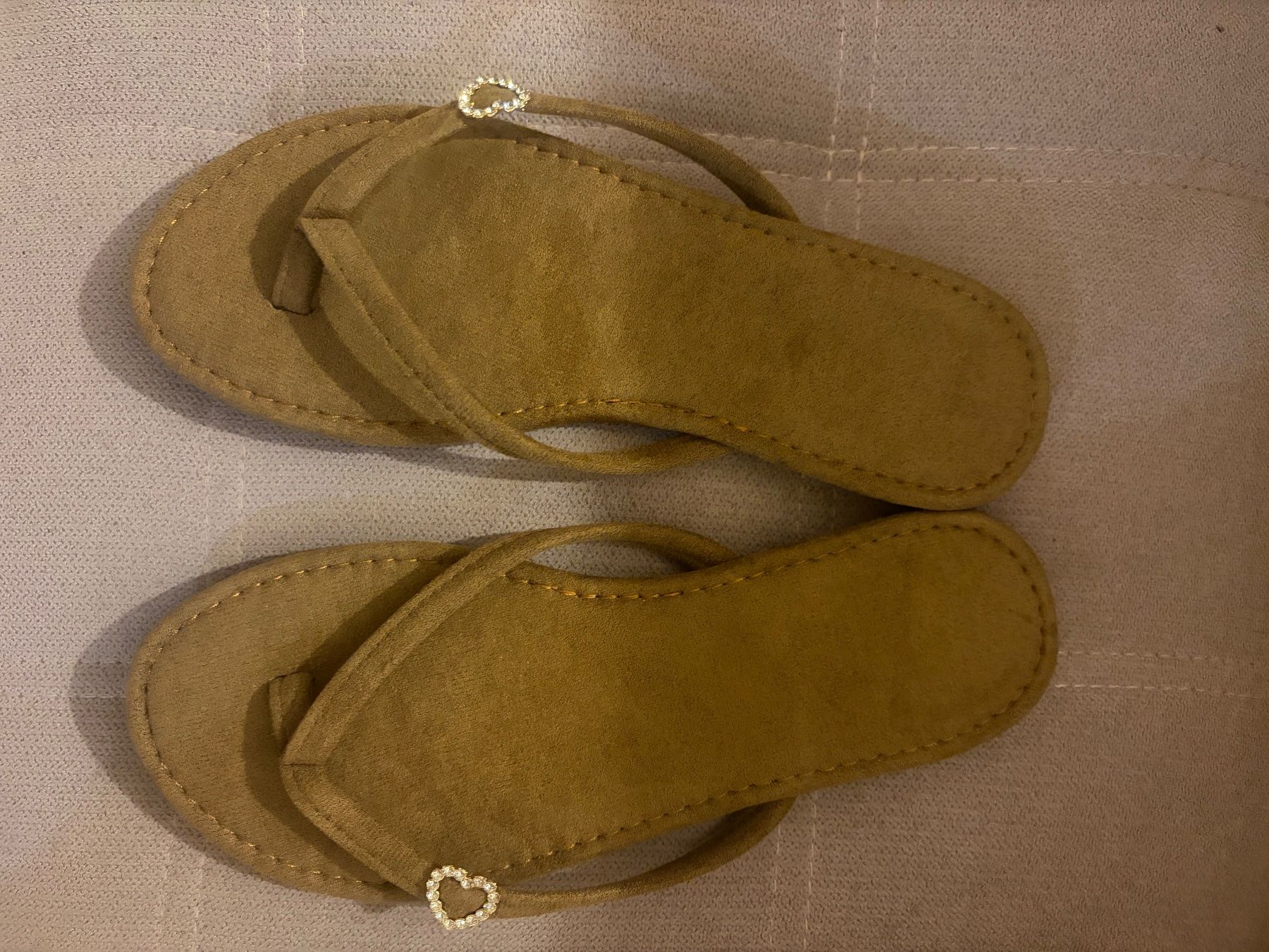 Damenschuhe: Neu: FlipFlops in beige/camel - Grösse 38 – Neu (gemäss Beschreibung) aus Innerthal von LadySwiss