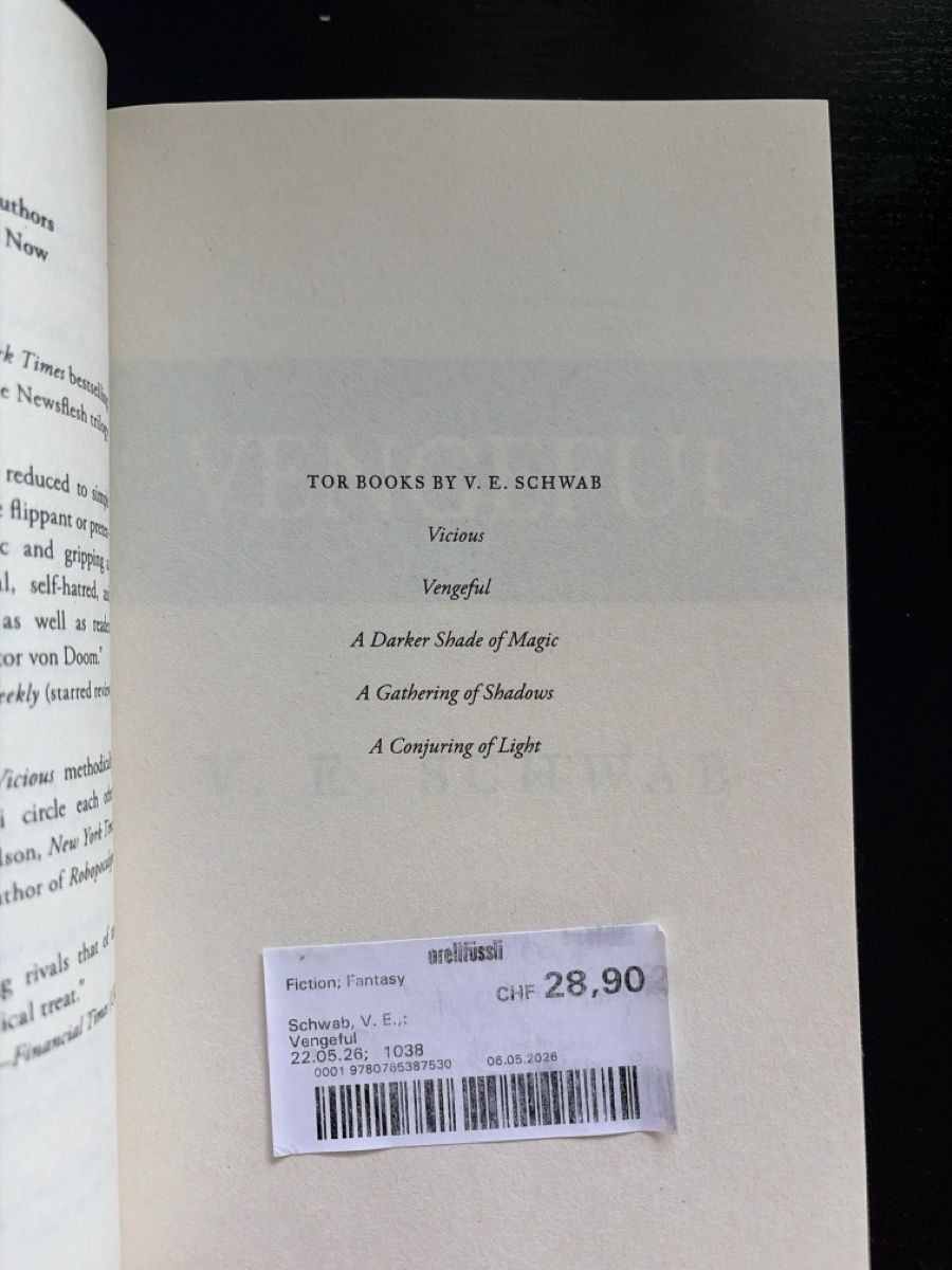 Libri: Vengeful- V.E Schwab – Nuovo (secondo la descrizione) da Auw venduto da lil_zts9 2