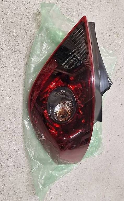 Scheinwerfer: Rechte Heckleuchte Opel Corsa D OPC  – Gebraucht aus Hindelbank von Ghost_11