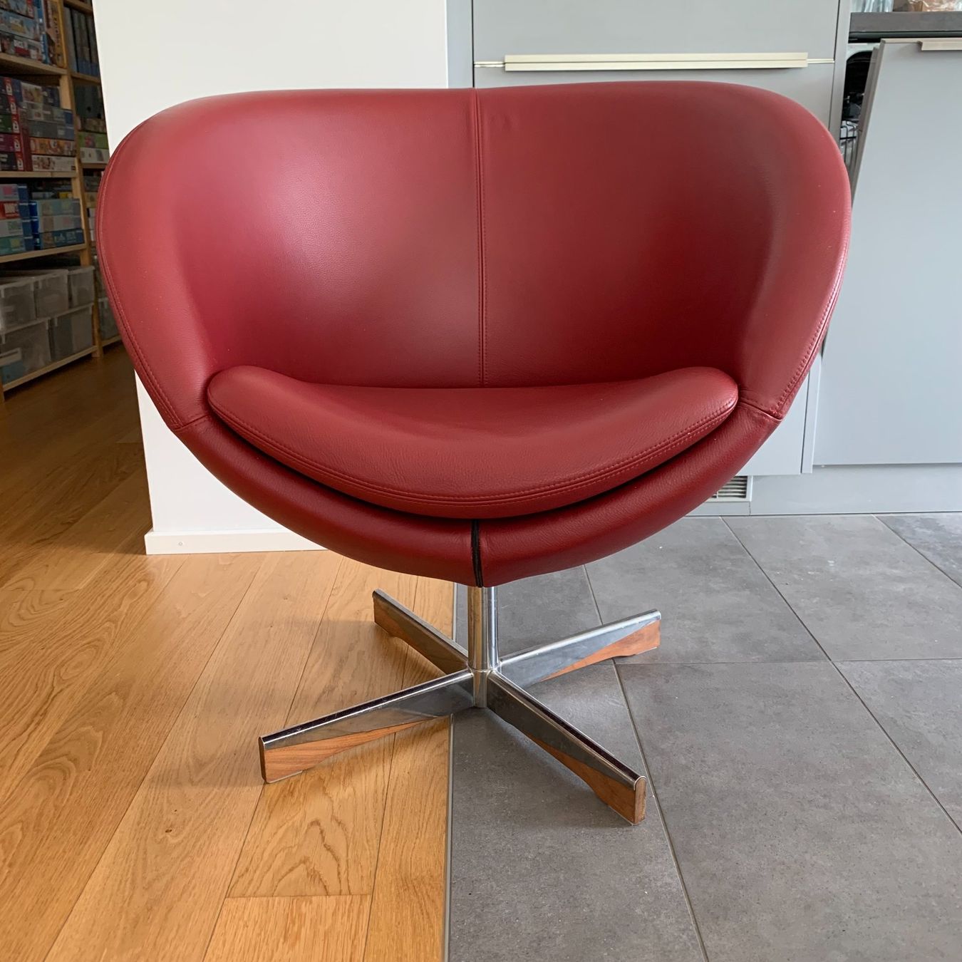 Varier Poltrone: Fauteuil Varier en cuir – Usato da Sierre venduto da per_yhx2