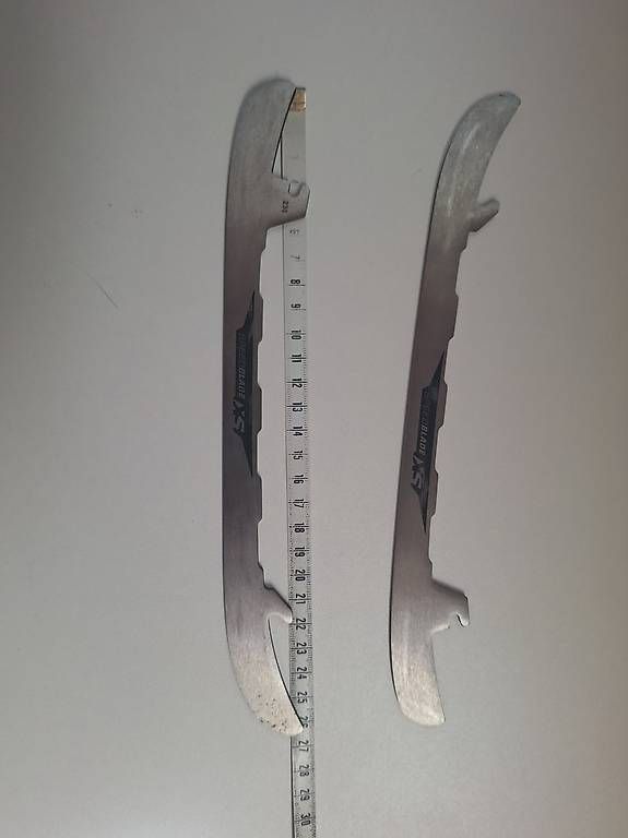 Pattini da ghiaccio: Ersatz Kufen Schlittschuhe  – Usato da Zuoz venduto da Nocino01