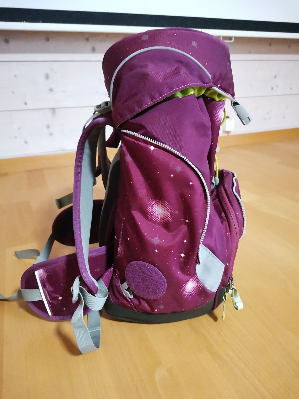 Ergobag Borse & Zaini: Ergobag Schulrucksack Galaxie mit 7 Kletties gratis – Usato da Trogen venduto da SelinaZ86 2