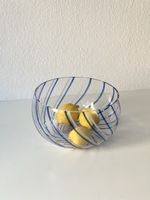 Coupe/saladier vintage en verre soufflé spirale bleu blanc
