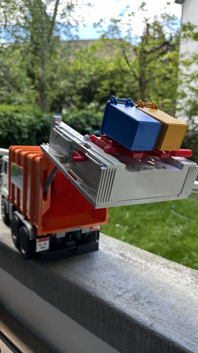 Bruder Giocattoli: BRUDER Recycle Wagen, Top Zustand – Usato da Zürich venduto da Lena.17 1
