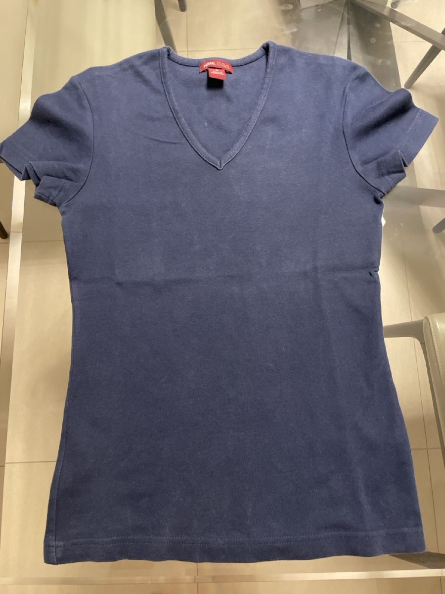 H&M T-shirt: T shirt   – Usato da Plan-les-Ouates venduto da lib_vw7b