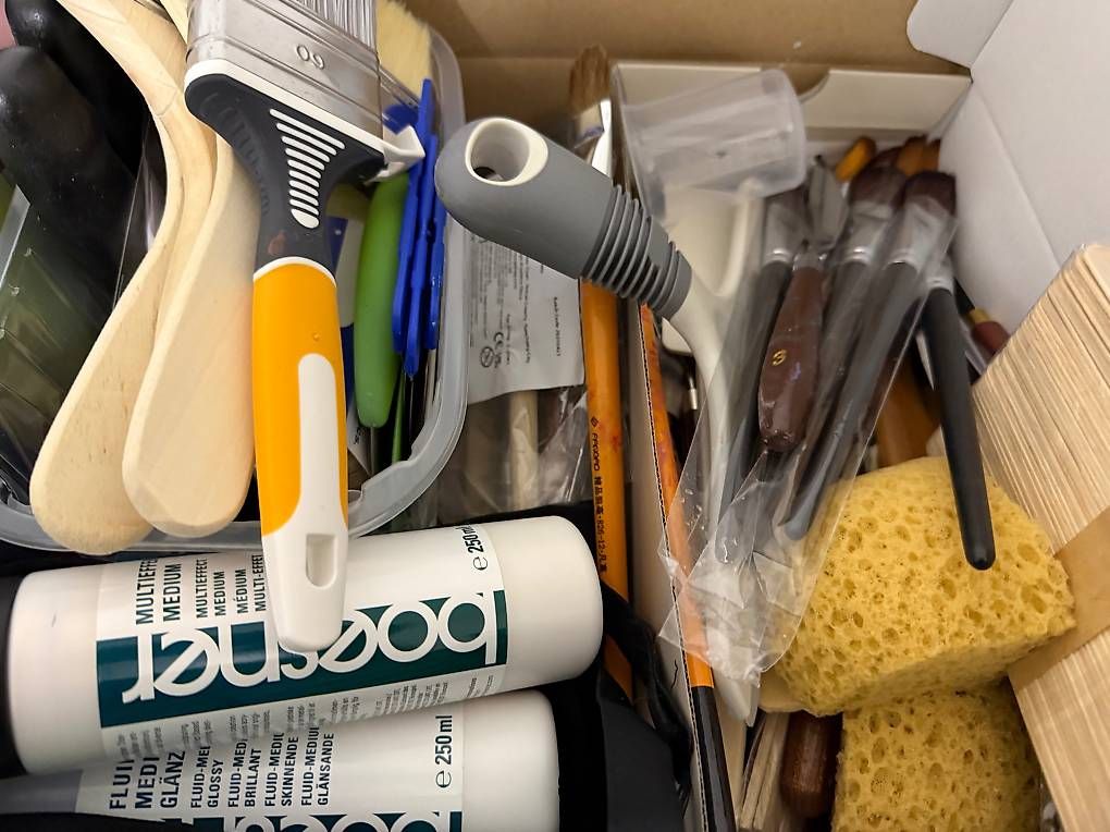 Farben: Acrylfarben mit Zubehör  – Gebraucht aus Wittenbach von Aprilia05 3