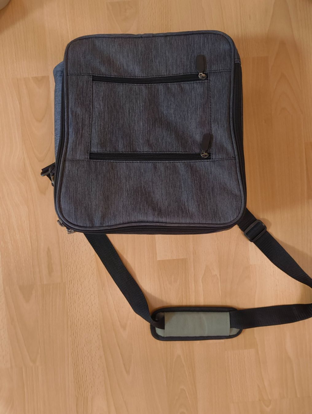 Borse: Universaltasche – Usato da Muttenz venduto da uru_yqz6 1