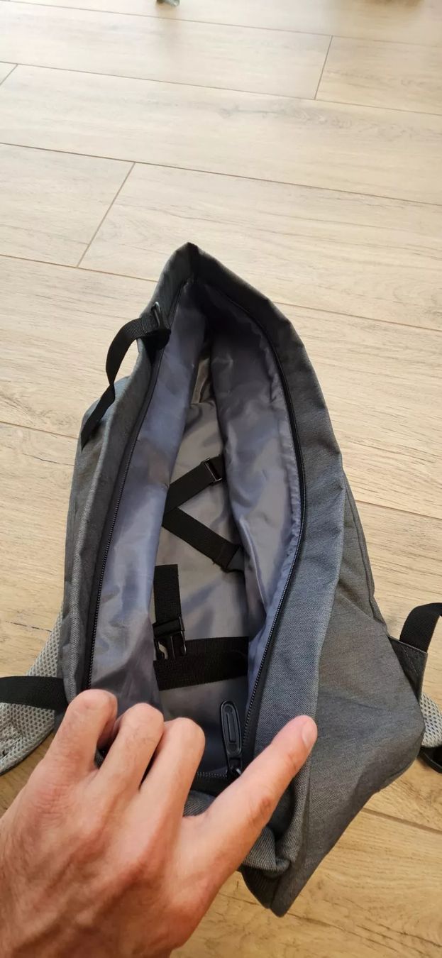 Zaini: Rucksack grau schlichtes Design neu – Nuovo (secondo la descrizione) da Menziken venduto da Luzerner1980 2