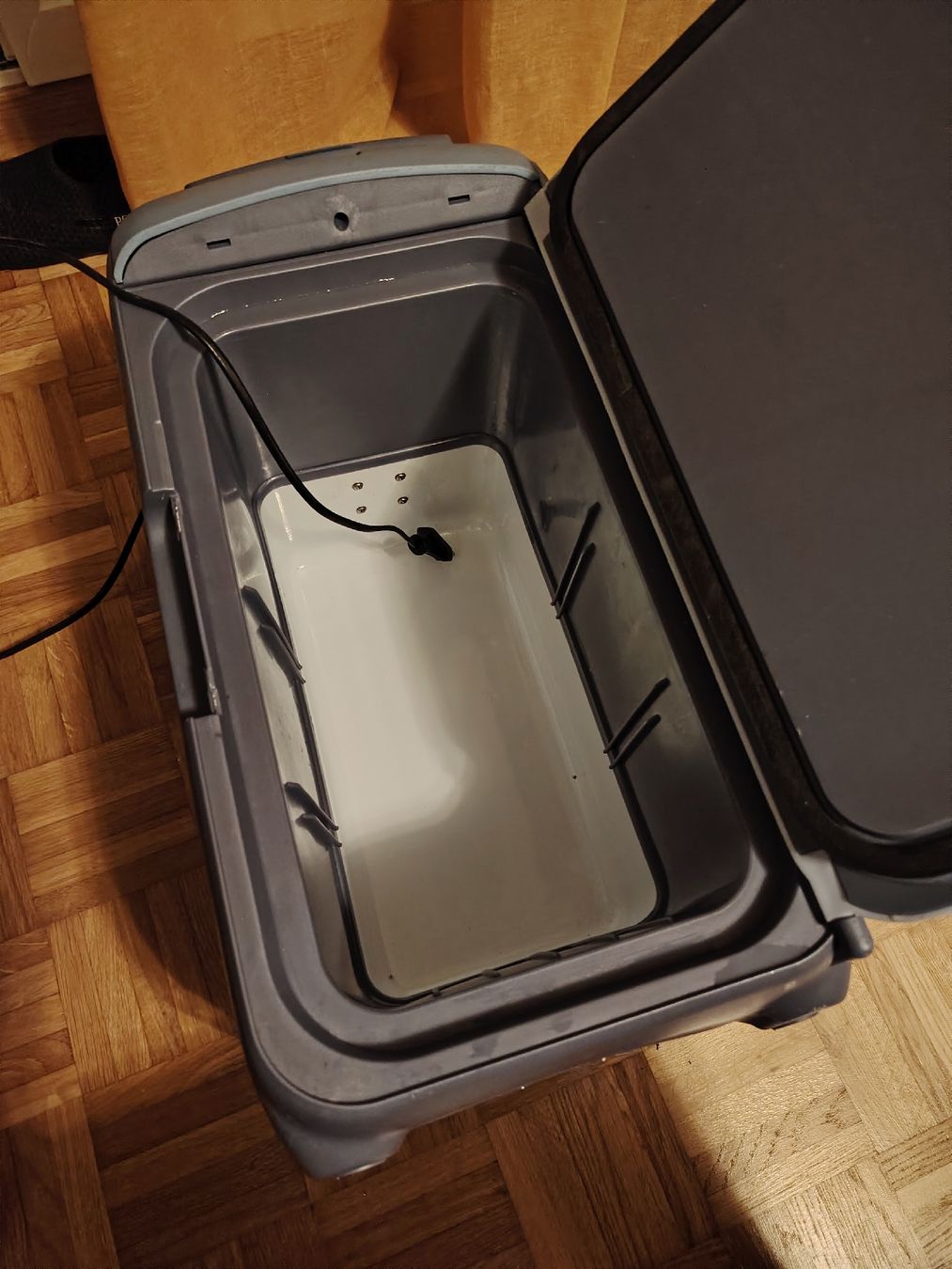 Kühlschränke & Kühlen: Mobiler Kühl- Warmschrank – Gebraucht aus Zürich von soz_fvl8