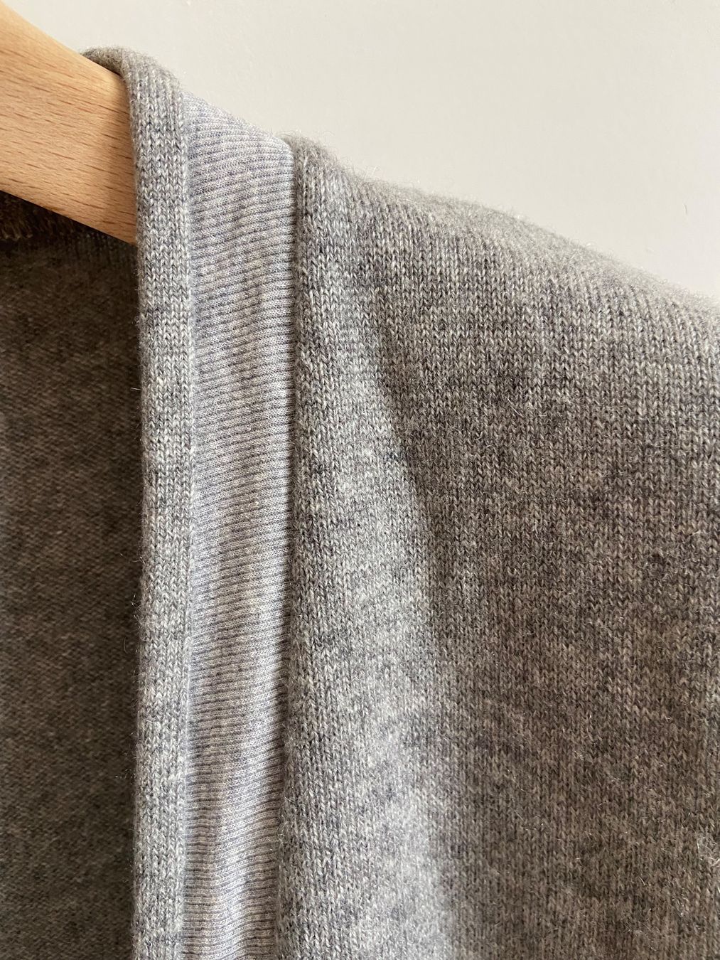 Brunello Cucinelli Giacche: Brunello Cucinelli Cardigan - Kaschmir, hellgrau, Gr. L – Usato da Zürich venduto da Johanna028 3