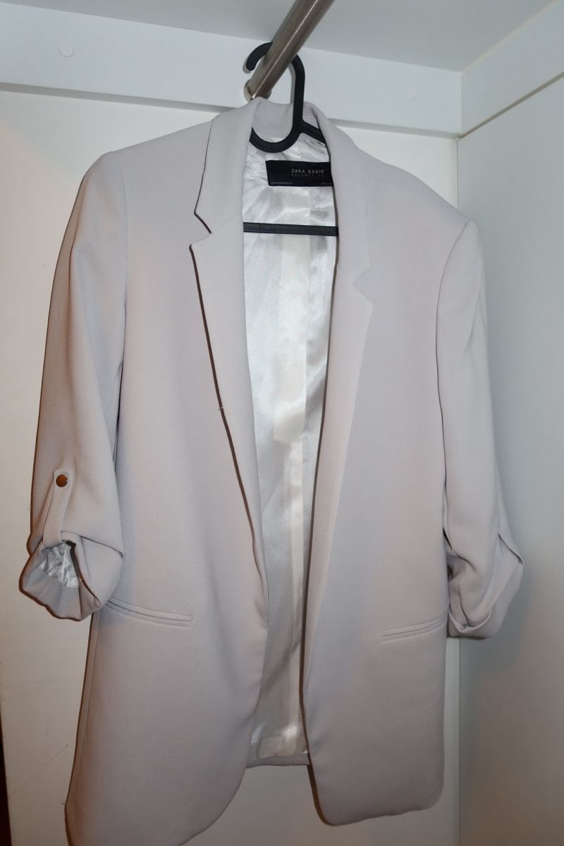 Zara Vestes: Blazer Zara Basic Hellblau, Grösse M guter Zustand – D'occasion à St. Gallen par liv_75vz