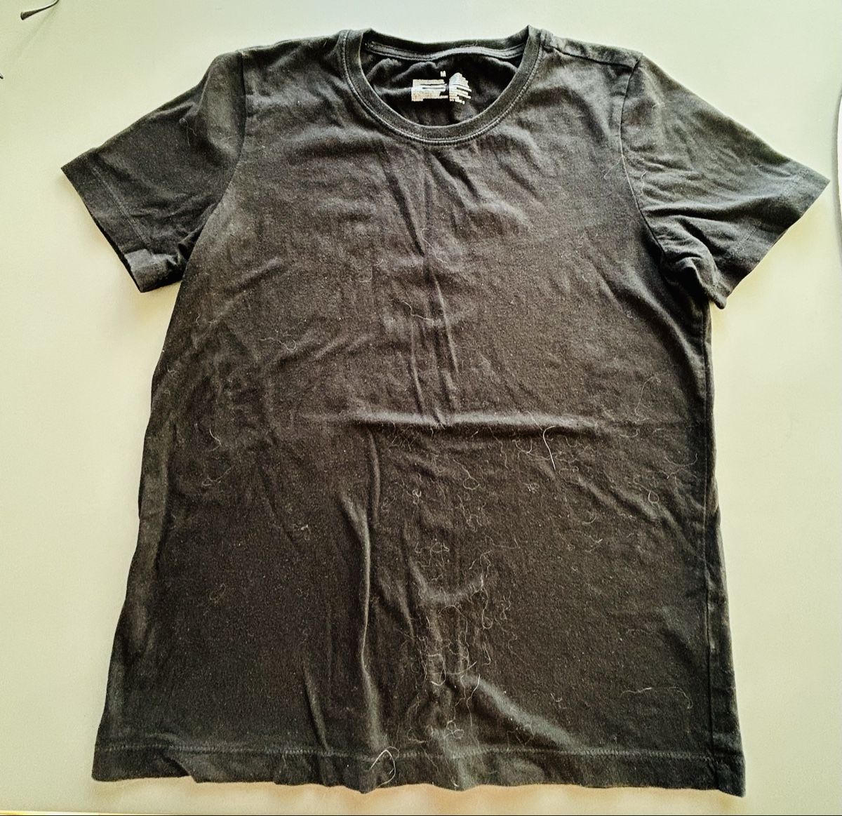 T-Shirts: T-shirt noir taille M – Gebraucht aus Founex von etswang