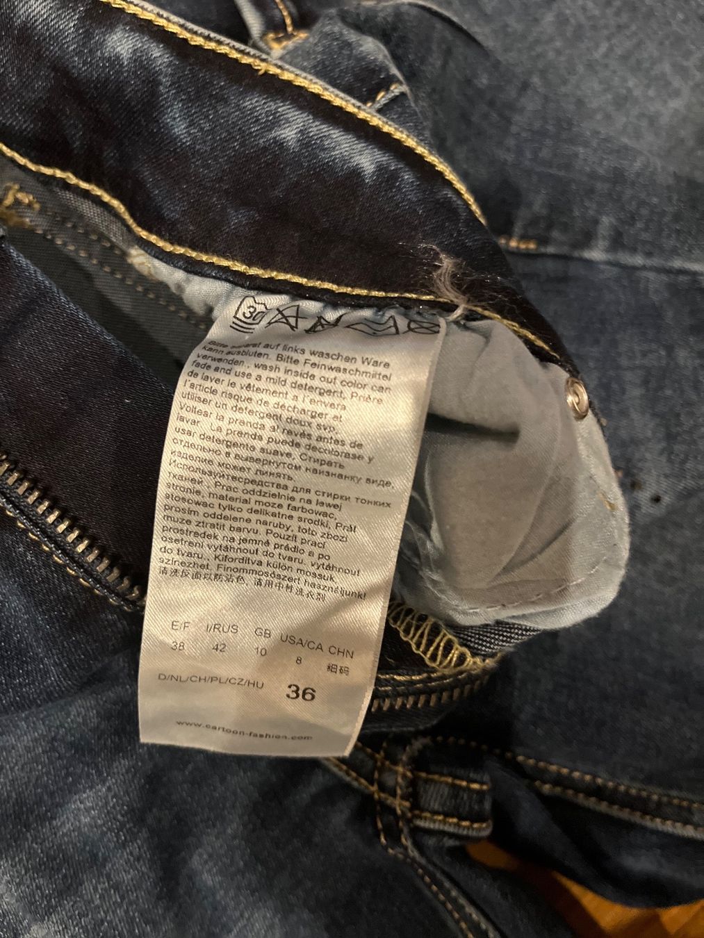Jeans: Neue Jeans mit Strasssteinen Gr.36 – Nuovo (secondo la descrizione) da St.Gallen venduto da Monrose 5