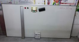 Whiteboard, 200x100cm, mit Zubehörmaterial, gebraucht