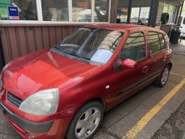 Renault Clio 1.2 16V Gebrauchtwagen rot manuell