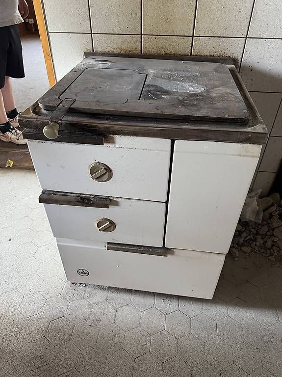 Tiba Cucine: TIBA Holzherd – Usato da Heimisbach venduto da vukovic.j
