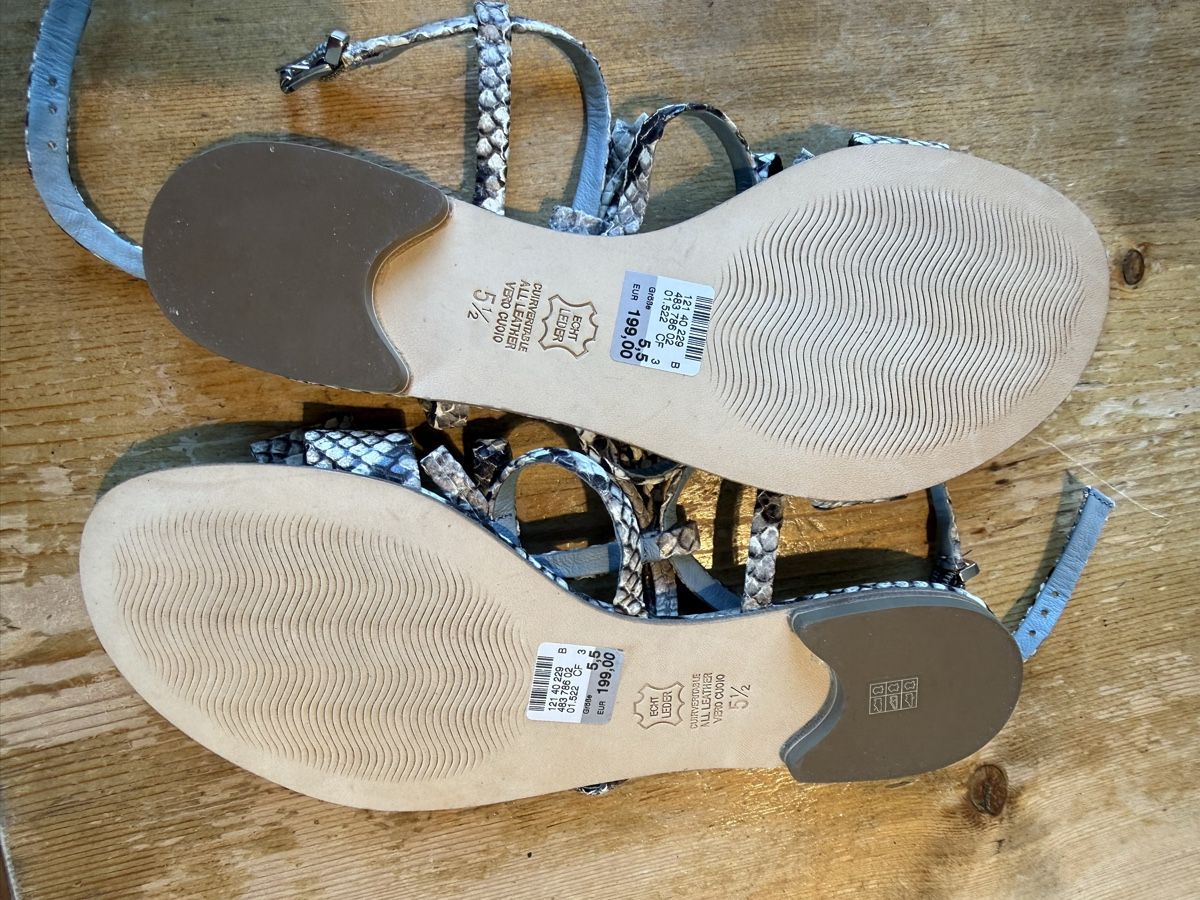 Damenschuhe: Neu!! Sandale Print K&S – Neu (gemäss Beschreibung) aus Bäch SZ von sil_9dkc 1