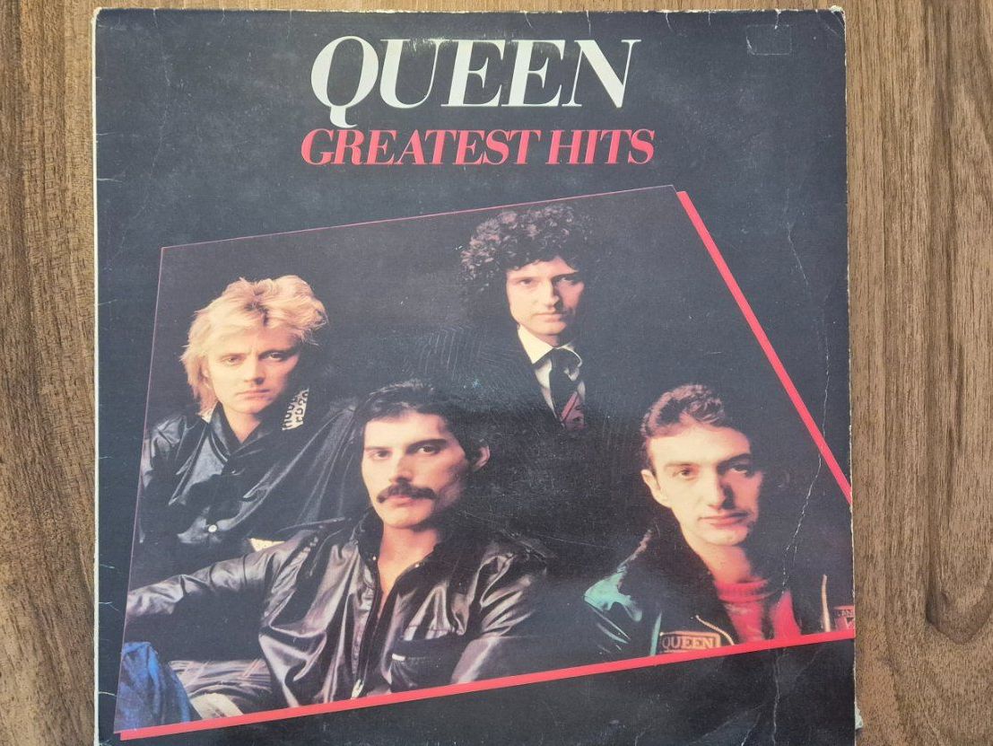 Dischi in vinile: QUEEN Greatest Hits – Usato da Emmenbrücke venduto da eneredi