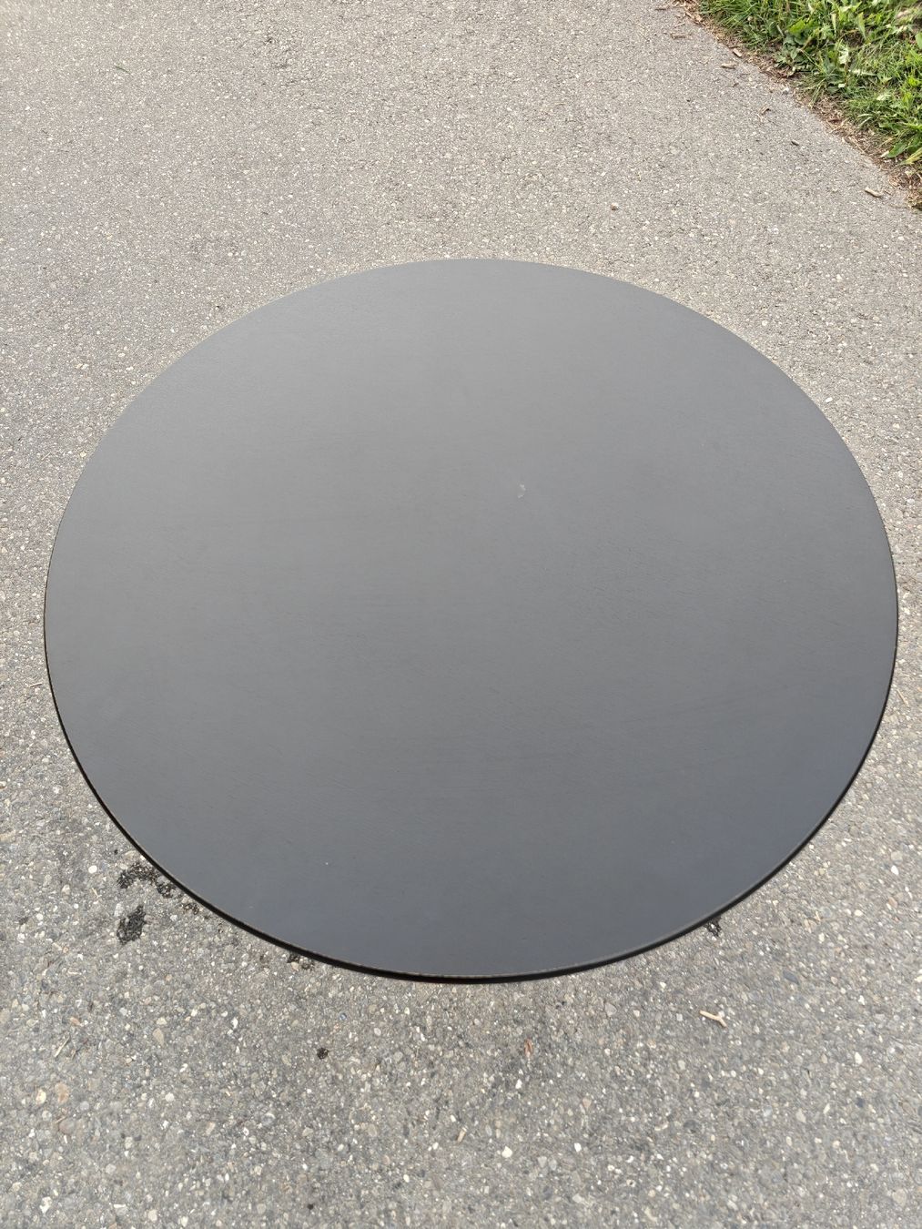 Tische: Runder Tisch schwarz – Gebraucht aus Forst von Ramonnoel 2
