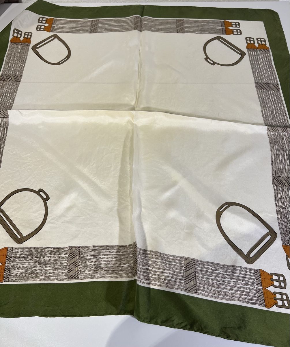 Gucci Foulards, Tücher & Schals: Foulard Gucci, vintage – Gebraucht aus St-Pierre-Clages von ste_xk6p 3