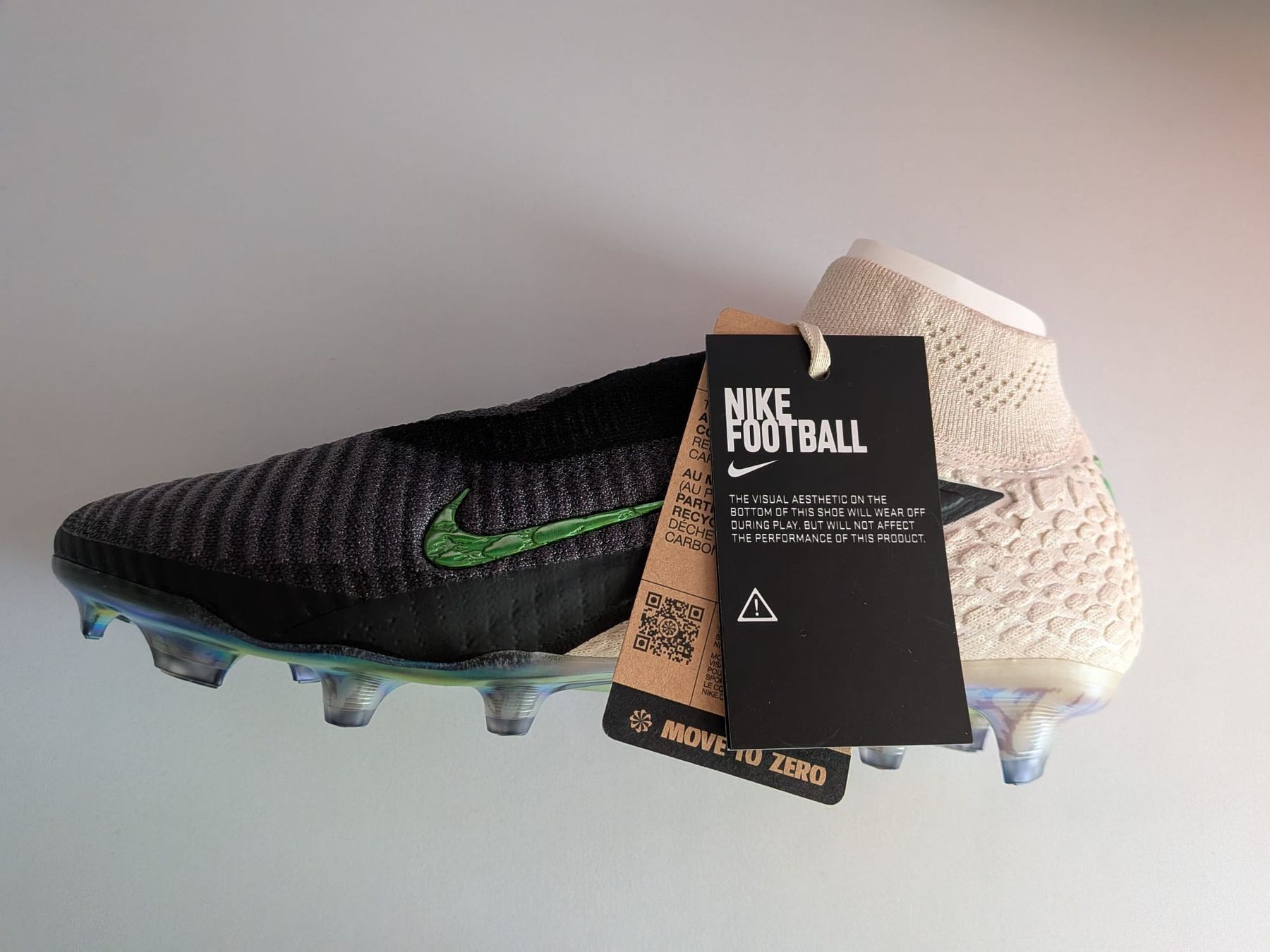 Altro in Alpinismo & Escursioni: Crampons Nike Phantom 6 Black Mamba – Nuovo e nell'imballaggio originale da Yverdon-les-Bains venduto da missmaguy