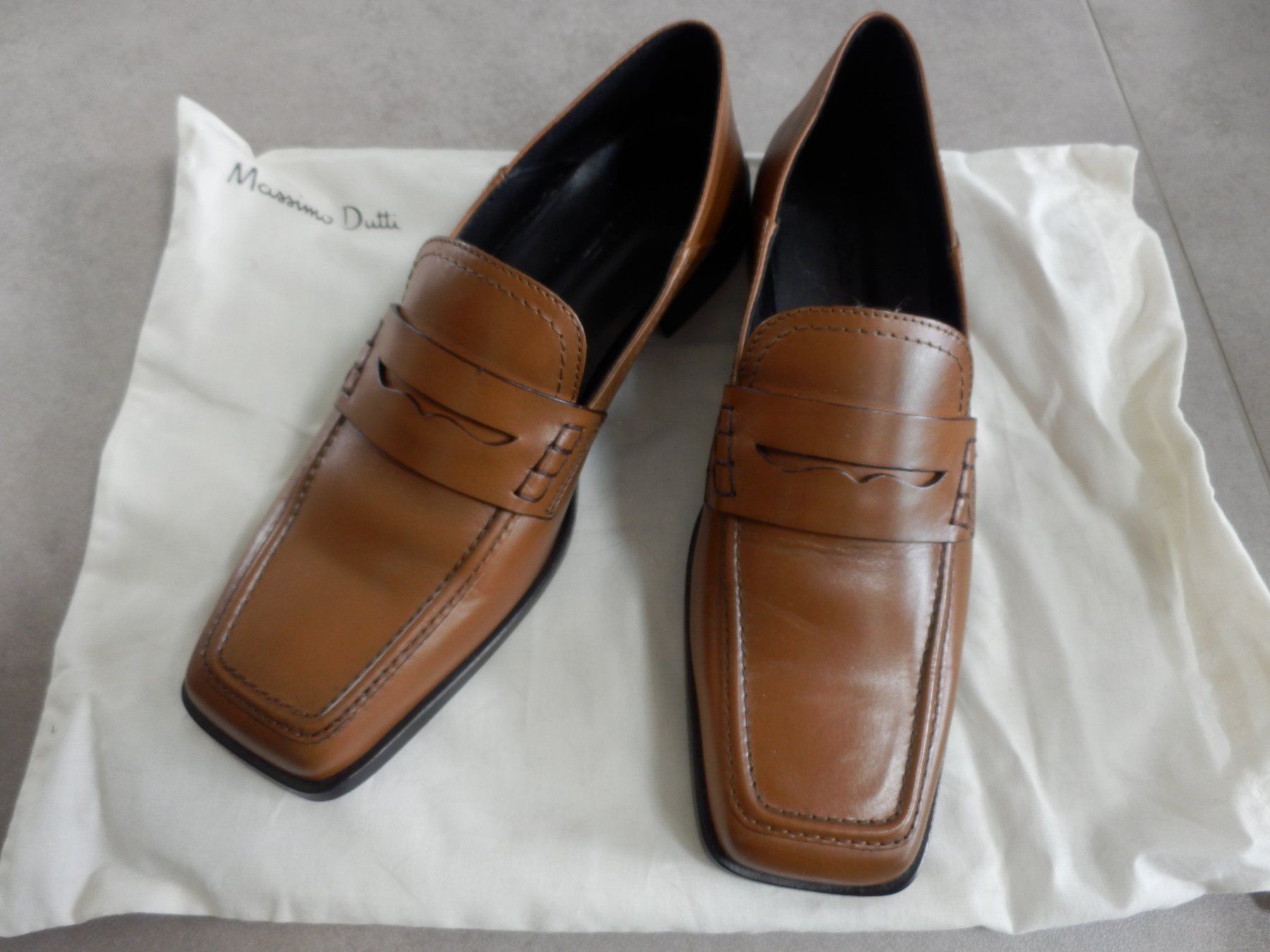 Massimo Dutti Scarpe da donna: Mocassin Massimo Dutti couleur cuir en  taille 40 neuve – Nuovo (secondo la descrizione) da Apples venduto da Photec18 1
