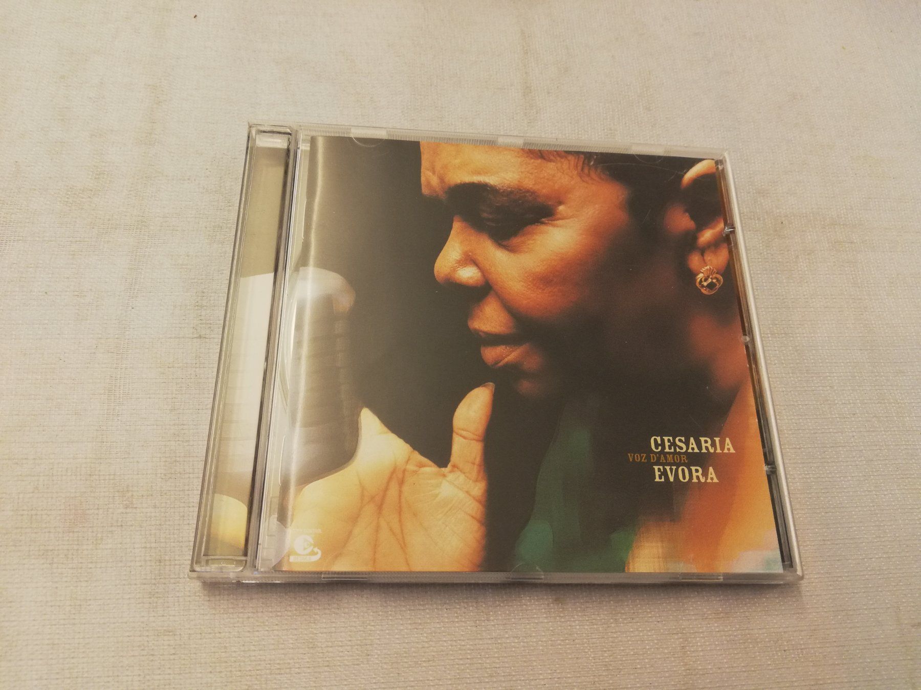 CD: CESARIA EVORA - VOZ D'AMOR – Usato da Bern venduto da Vinylsound.ch
