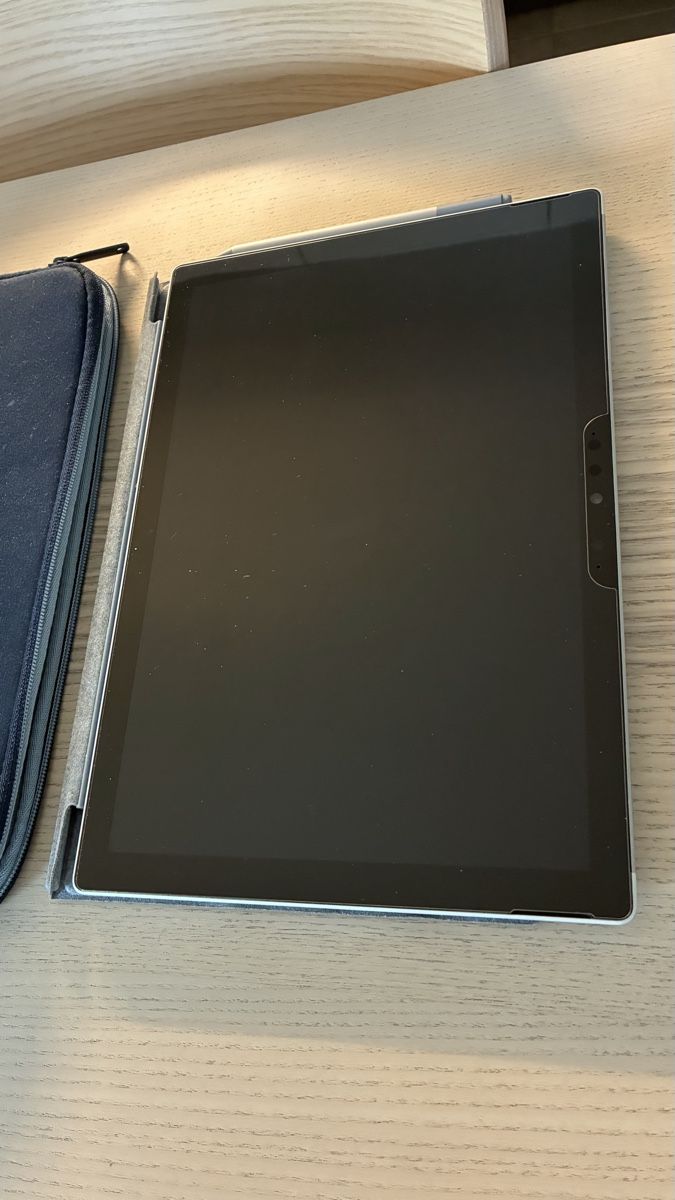 Microsoft Tablettes PC: Microsoft Surface Pro avec clavier, souris et étui – D'occasion à Vevey par Soprano23 3