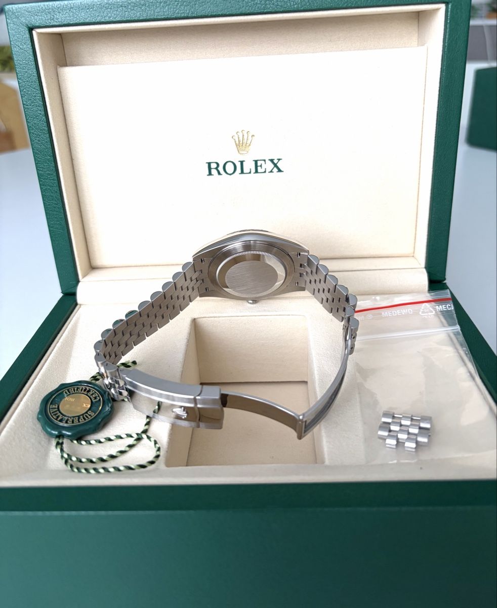 Rolex Montres: Rolex Datejust 41 Silver 2025 – Neuf (Voir description) à Zürich par masako 4