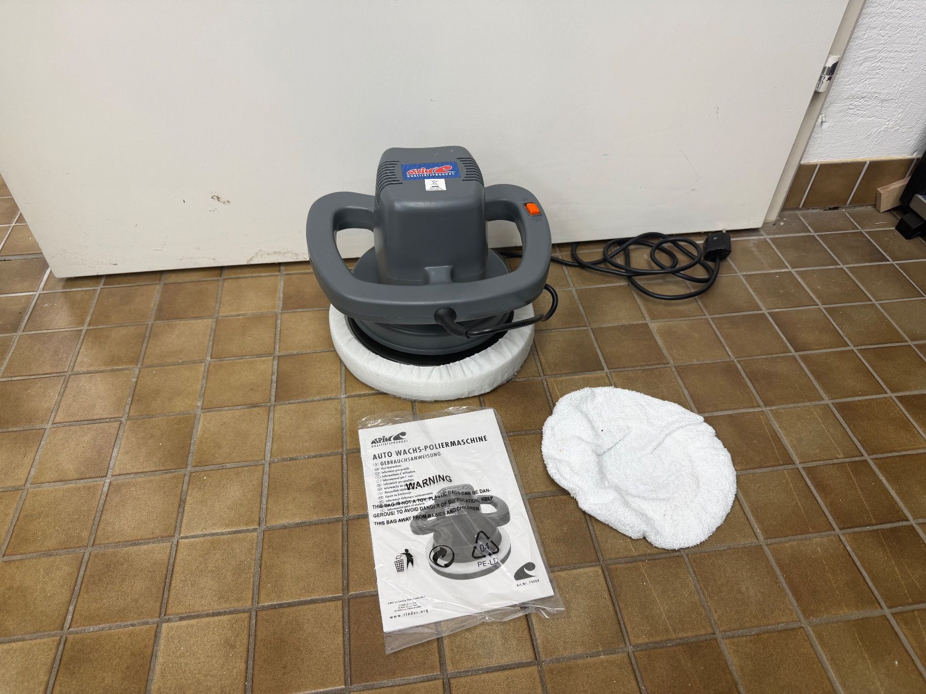 Tutti gli attrezzi: Poliermaschine für Auto, Motorrad oder Boot. – Nuovo (secondo la descrizione) da Thalwil venduto da Andi8800 1