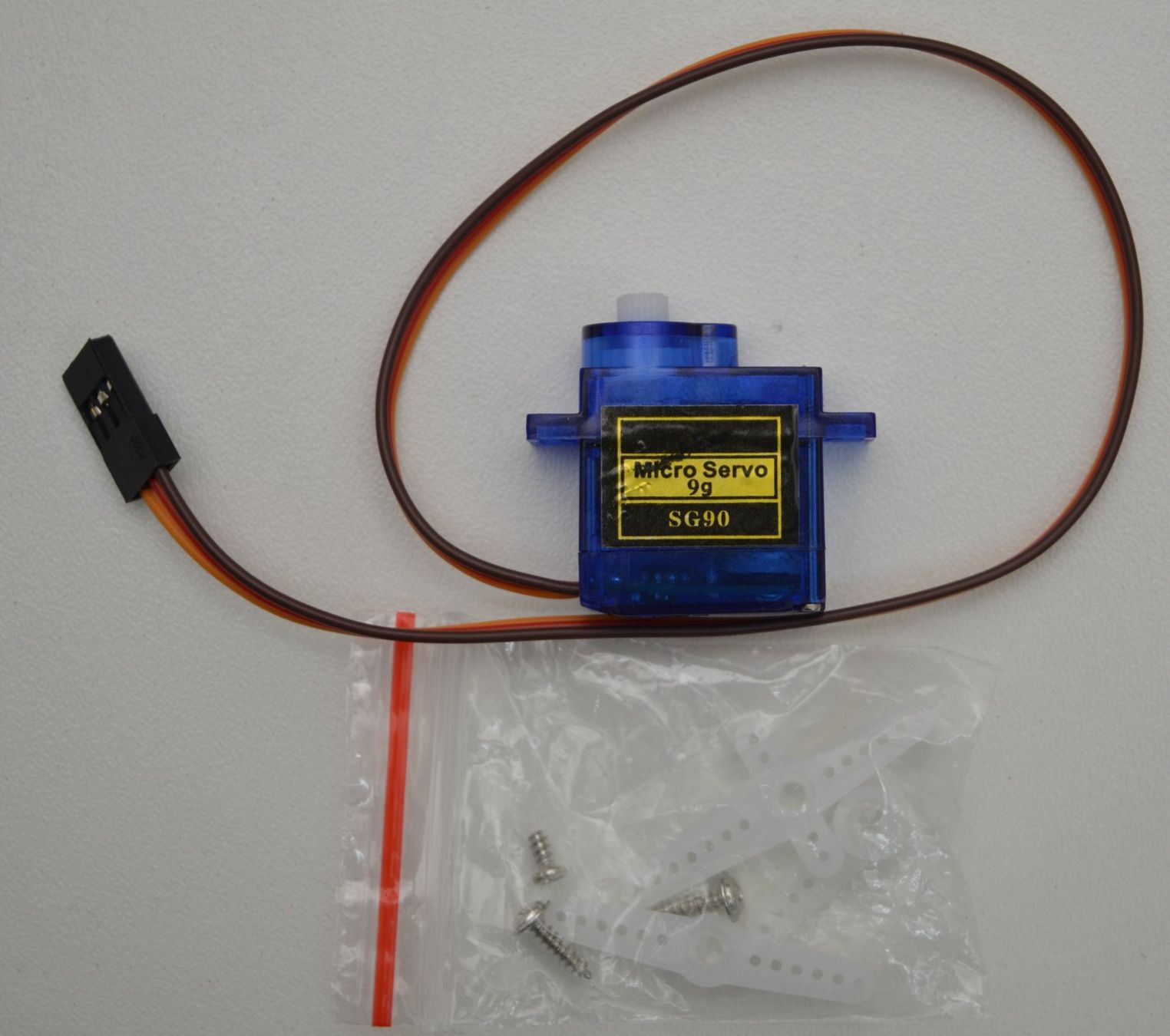 Modellismo RC: Servo SG90 1.5kg/0.2Sek – Nuovo e nell'imballaggio originale da Rüti ZH venduto da MSRC-Modelle 1