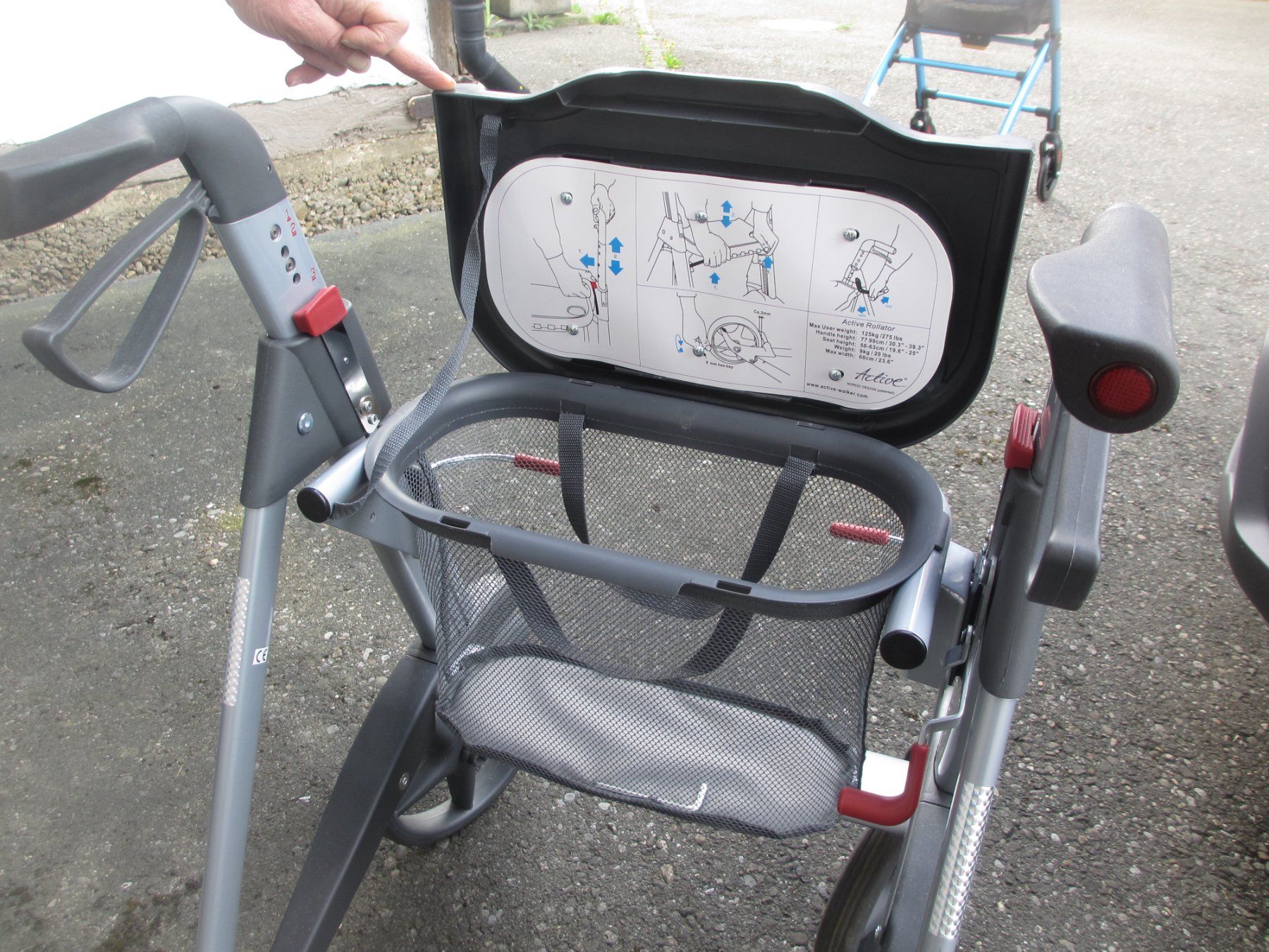 Aides à la marche: Rollator Active – D'occasion à Schwarzhäusern par Lukillena 1