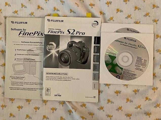 Fujifilm Fotocamera: Digital Camera FinePix S2Pro mit Objektiven – Usato da Cadempino venduto da Bino6 4
