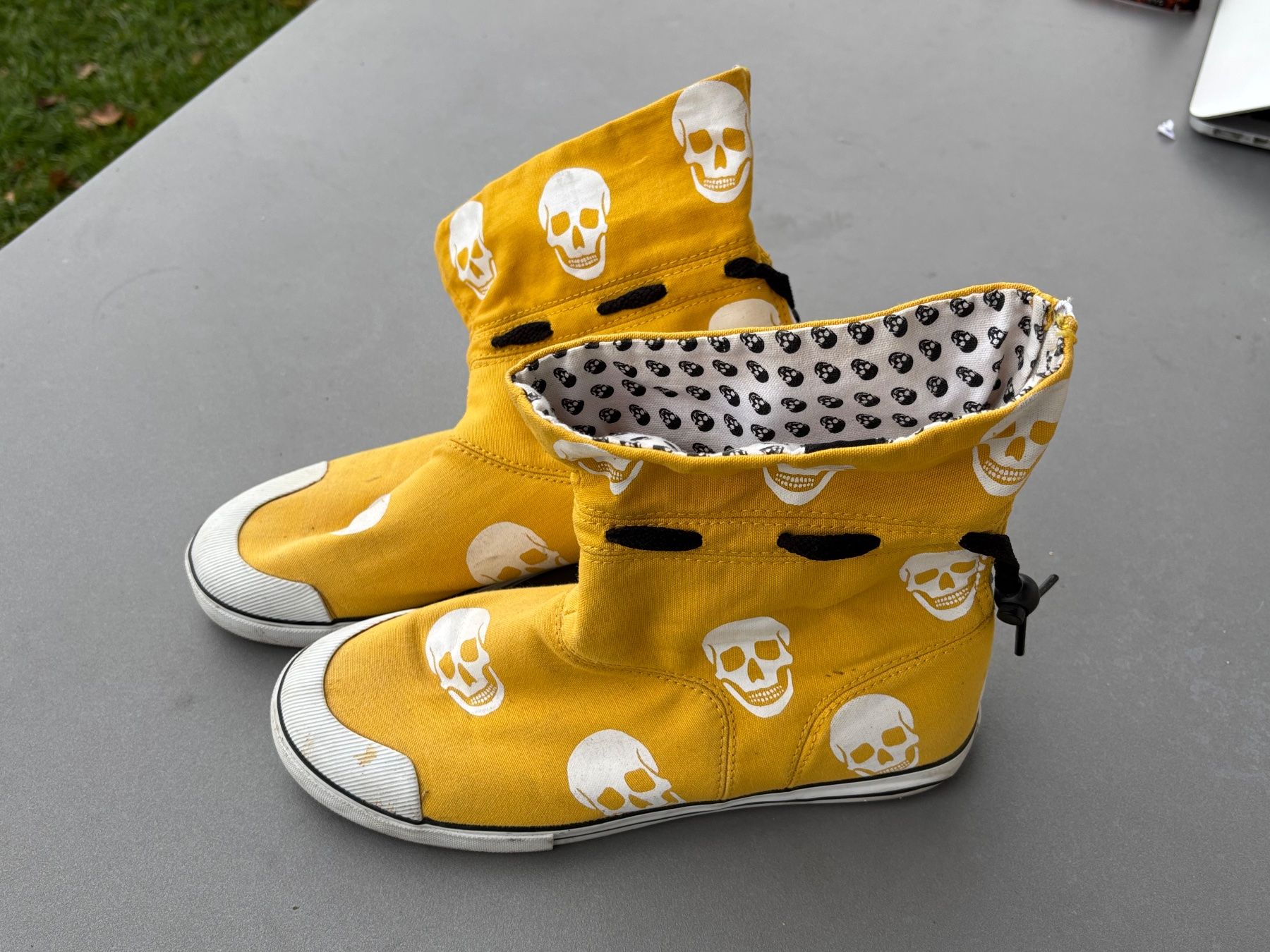 Vans Scarpe da donna: Gelbe Canvas VANS 38.5 – Usato da Bern venduto da lolapennt 2