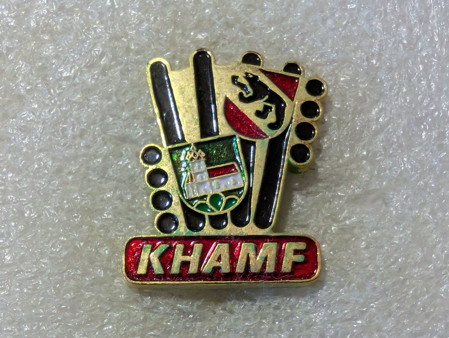 Placchette & Badge: Ansteckpin 181: KHAMF – Usato da Oppligen venduto da Pin-Fall-Shop