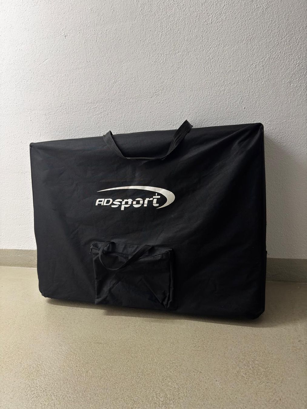 Liegen & Liegestühle: Massageliege klappbar mit Transporthülle – Gebraucht aus Winterthur von pinkorange07 7