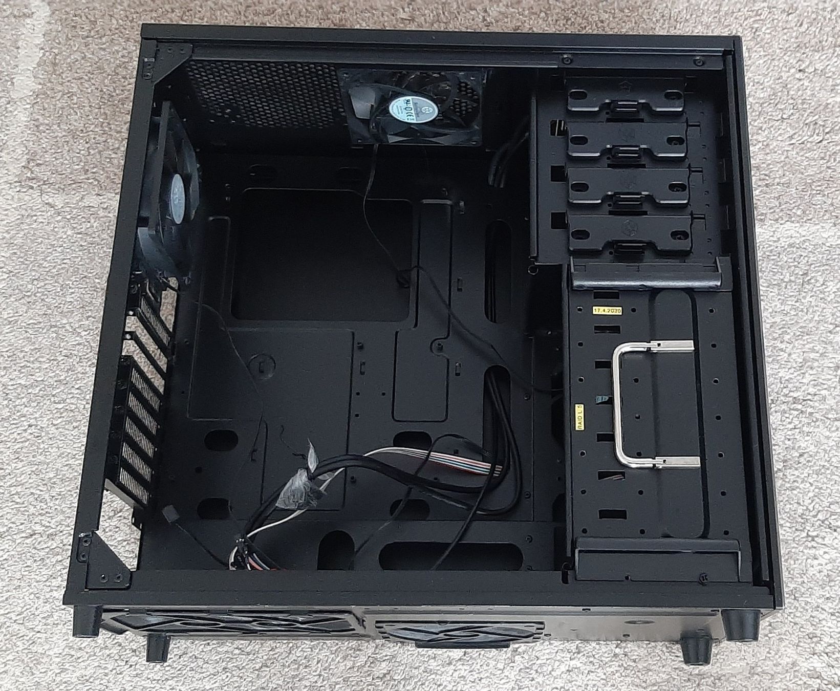Custodie: SilverStone TJ04E Aluminium frontblende, Stahlgehäuse – Usato da Magden venduto da Gold-Adler 3