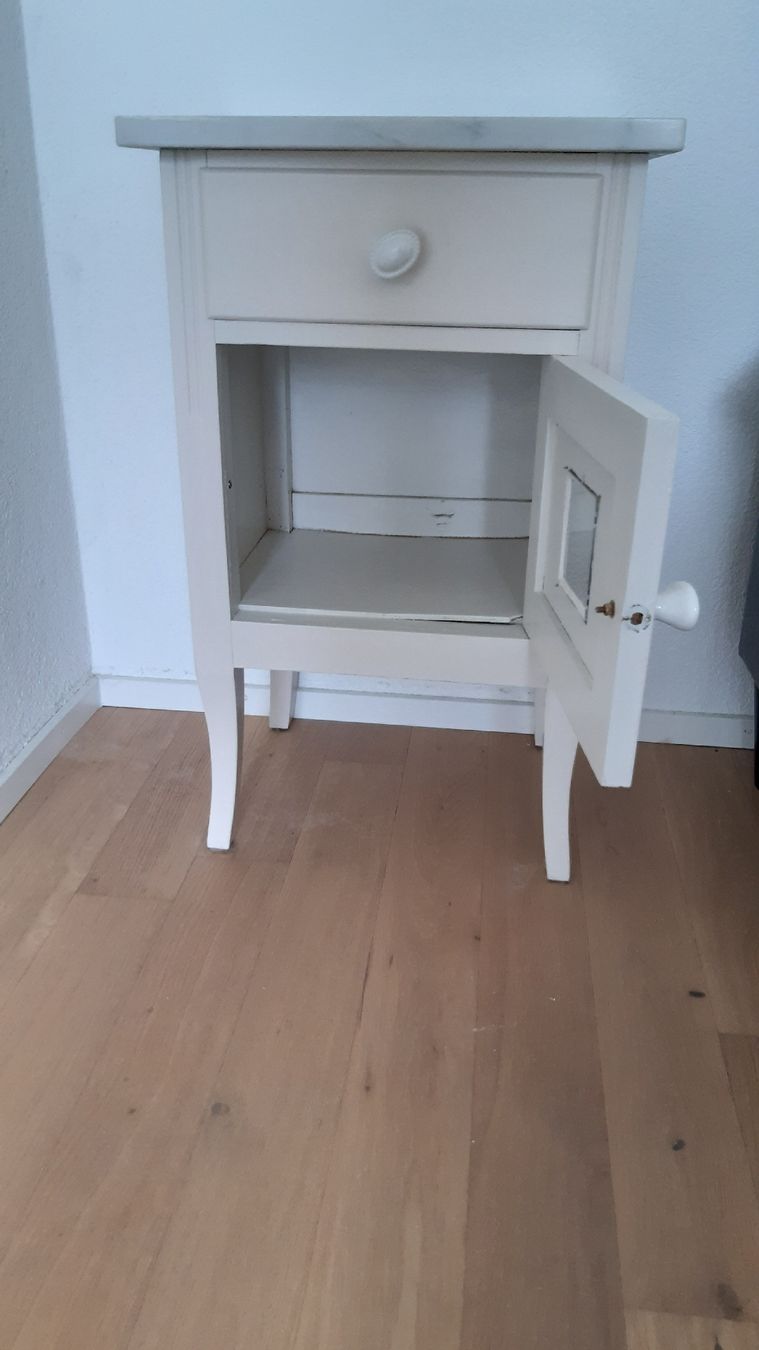 Comodini: Schöner Nachttisch Shabby Chic mit Marmorplatte – Usato da Aarburg venduto da gentile3 2