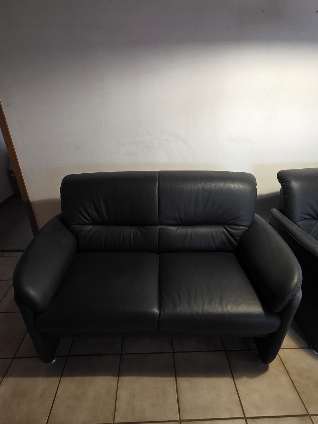 Divani: Zwei schwarze Ledersofas – Usato da Rothrist venduto da rsu_96pl 2