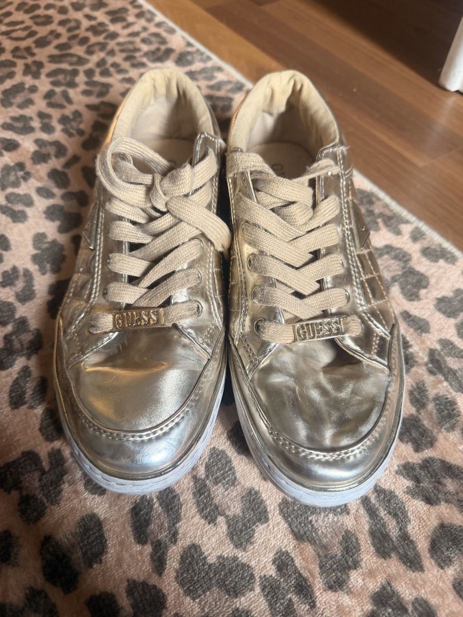 Guess Scarpe da donna: Guess Sneaker Grösse 39.5 - 40 – Usato da Veltheim AG venduto da J.BachmannAG 1