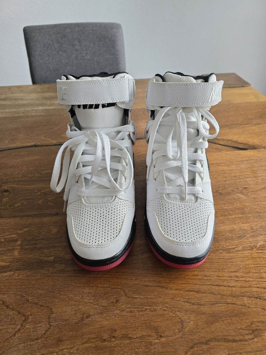 Nike Scarpe da donna: Nike Sneaker mit Keilabsatz – Nuovo (secondo la descrizione) da Trimmis venduto da Blueberry123 1