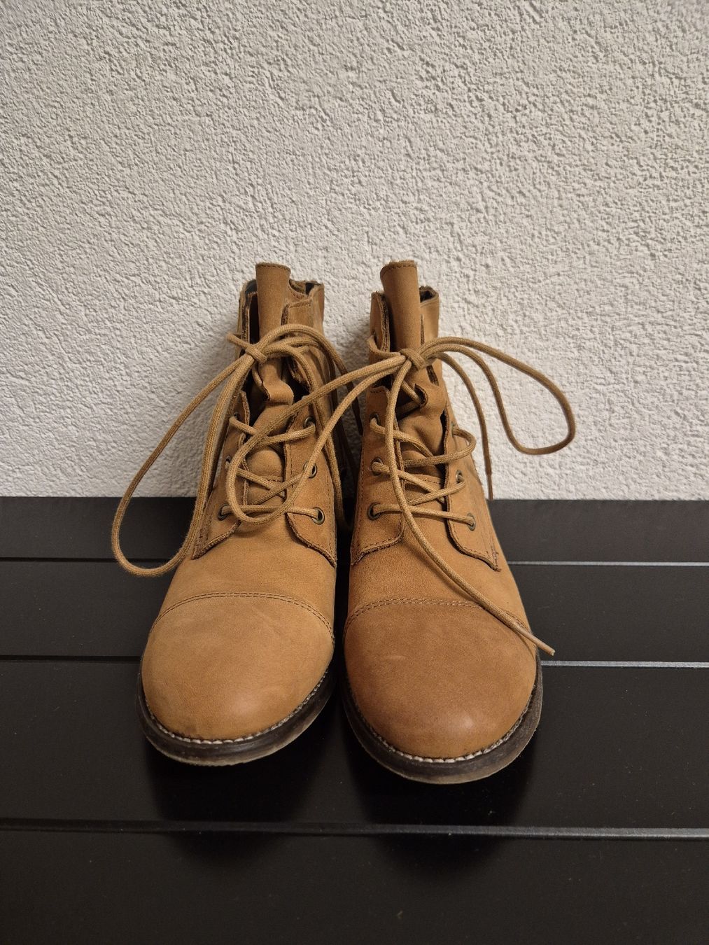 Scarpe da donna: schöne Lederstiefel Damen  – Usato da Kehrsatz venduto da flu_2lhj 1