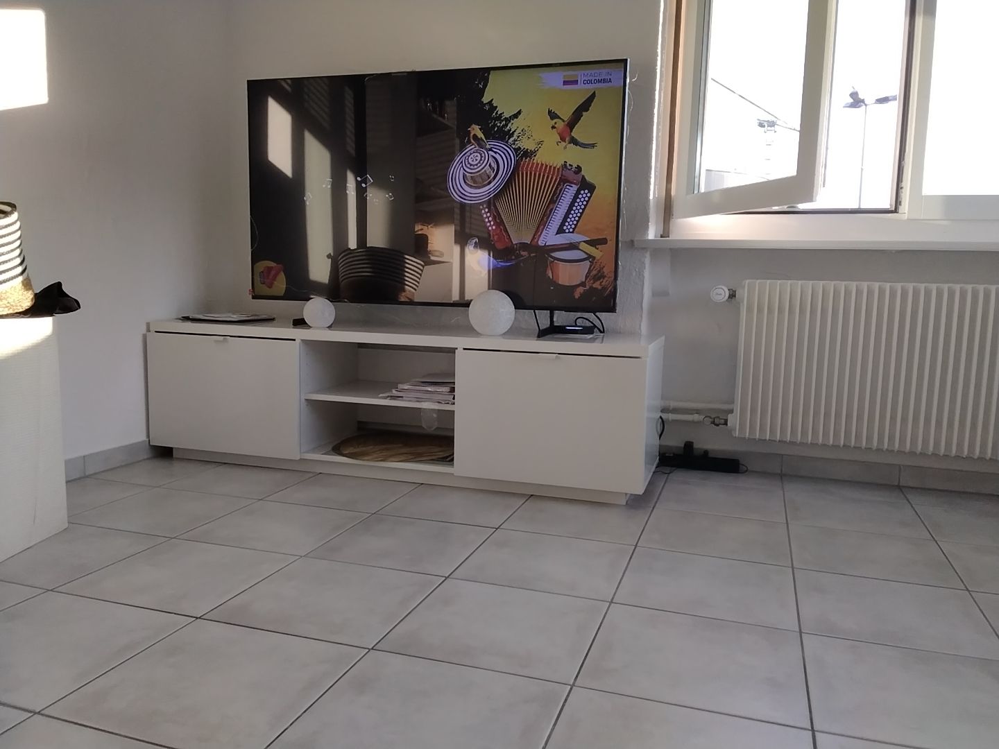 Mobili TV: TV-Ständer  MÖBEL  – Usato da Ebikon venduto da kar_wt8n