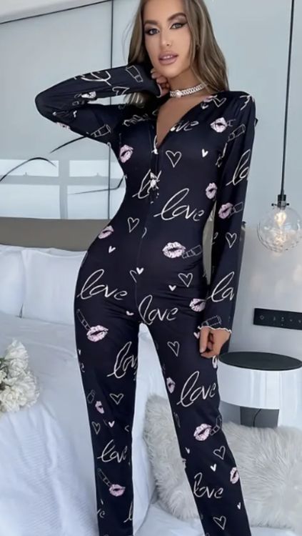 Tolles neuer Pyjama Overall gr m/l (Neu (gemäss Beschreibung)) in ...