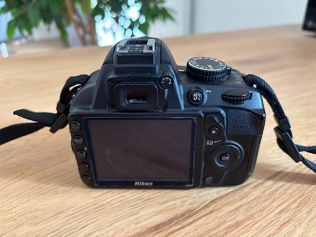 Nikon Fotocamera: Nikon D3100 reflex numérique + 3 batteries + chargeur – Usato da Courtepin venduto da pflon 1
